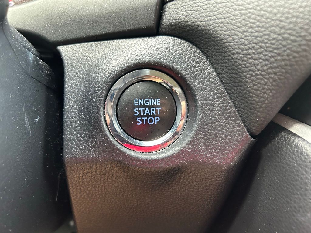 Thumbnail: 2021 Toyota RAV4 - 29