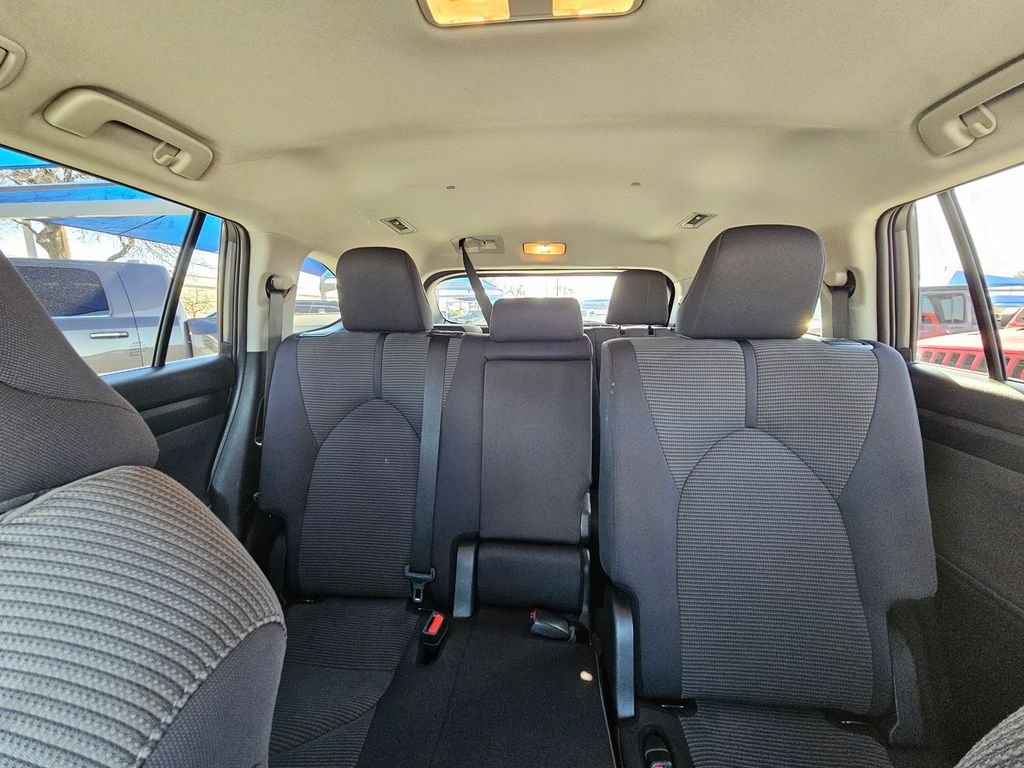 Used Car 2024 Toyota Highlander  Le For Sale Under $35,000 In San Marcos, Texas