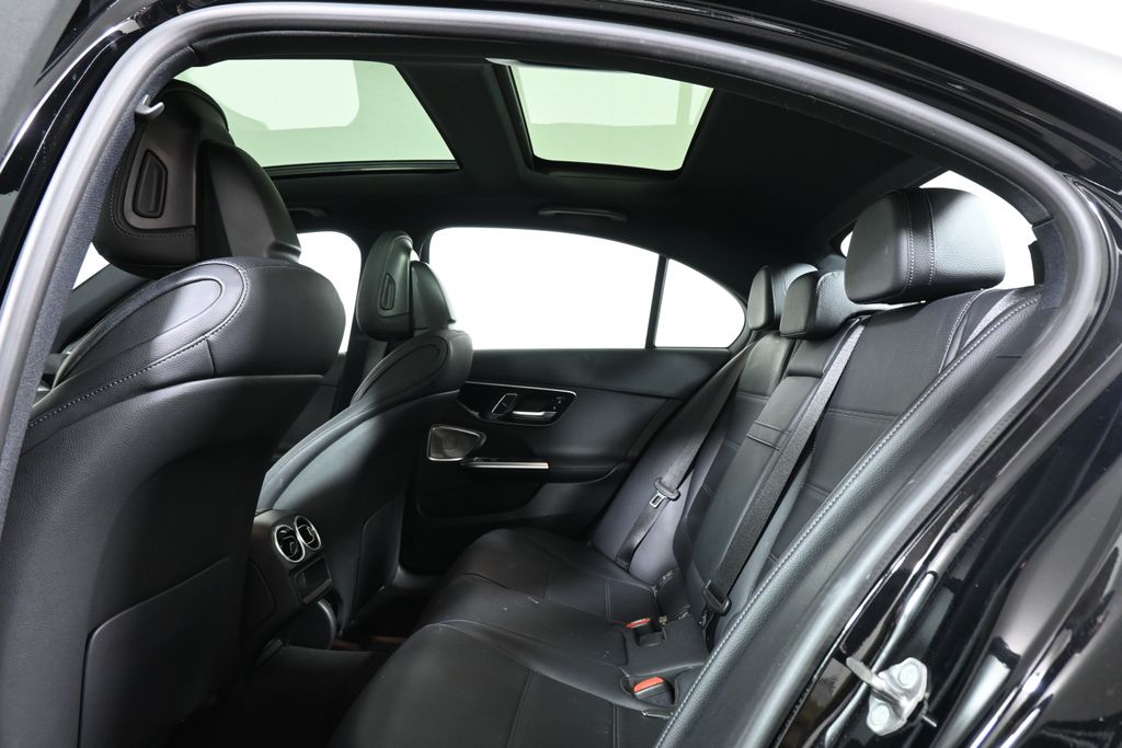 Thumbnail: 2022 Mercedes-Benz C-Class - 7