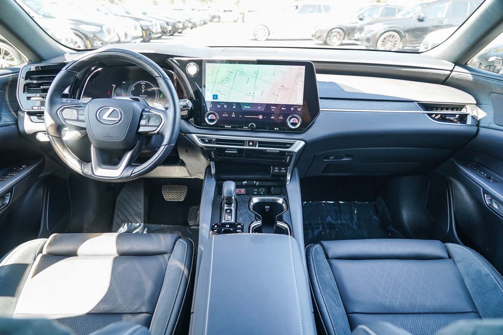 2024 Lexus RX 450h+ Luxury 12