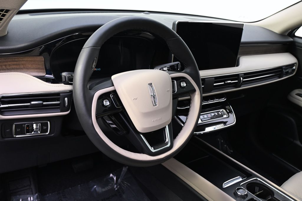 New 2026 White Lincoln Reserve image 11