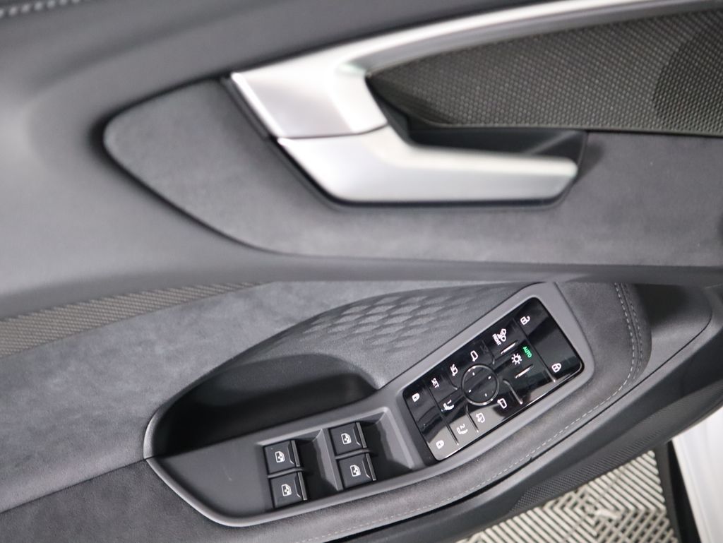 Thumbnail: 2025 Audi S5 - 25