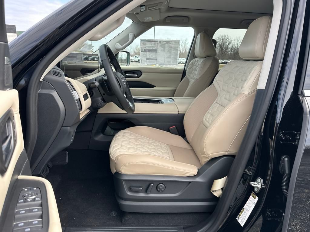 2025 Nissan Armada Platinum photo