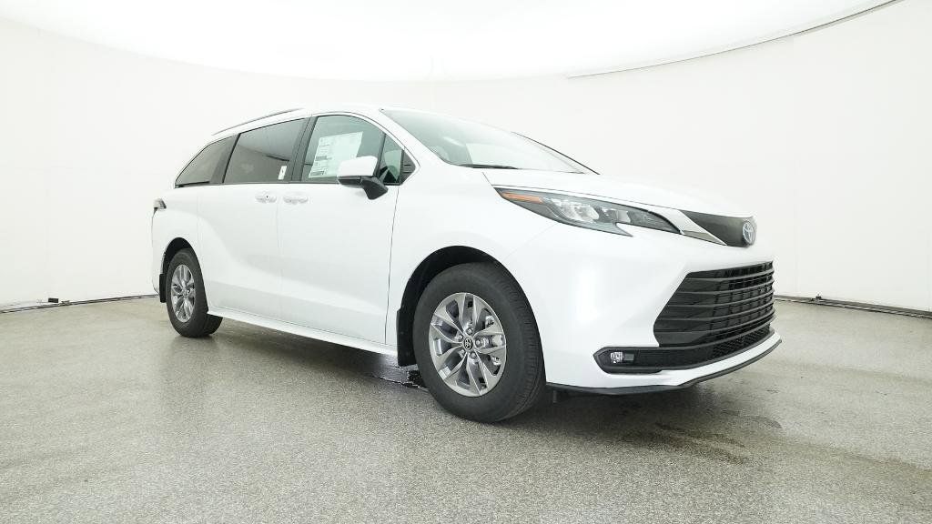 Thumbnail: 2025 Toyota Sienna - 14