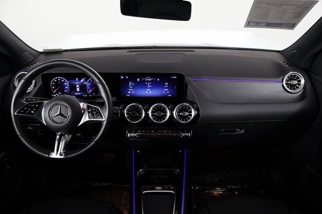 Thumbnail: 2025 Mercedes-Benz GLA - 8