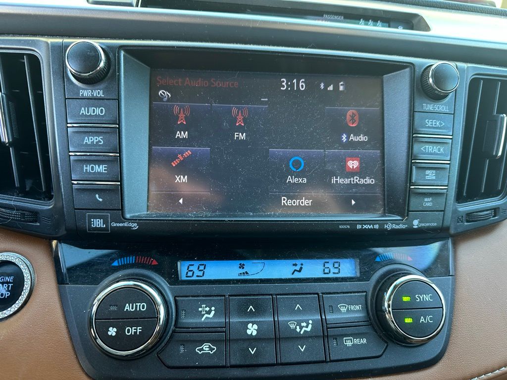 Thumbnail: 2018 Toyota RAV4 - 3