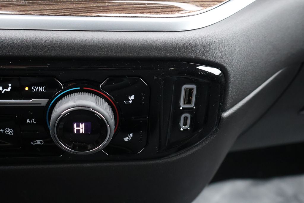 Thumbnail: 2026 Chevrolet Silverado 3500 - 30