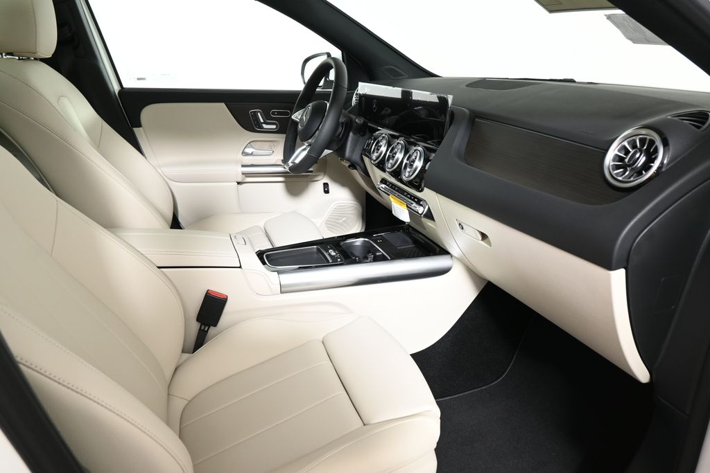 Thumbnail: 2026 Mercedes-Benz GLA - 21