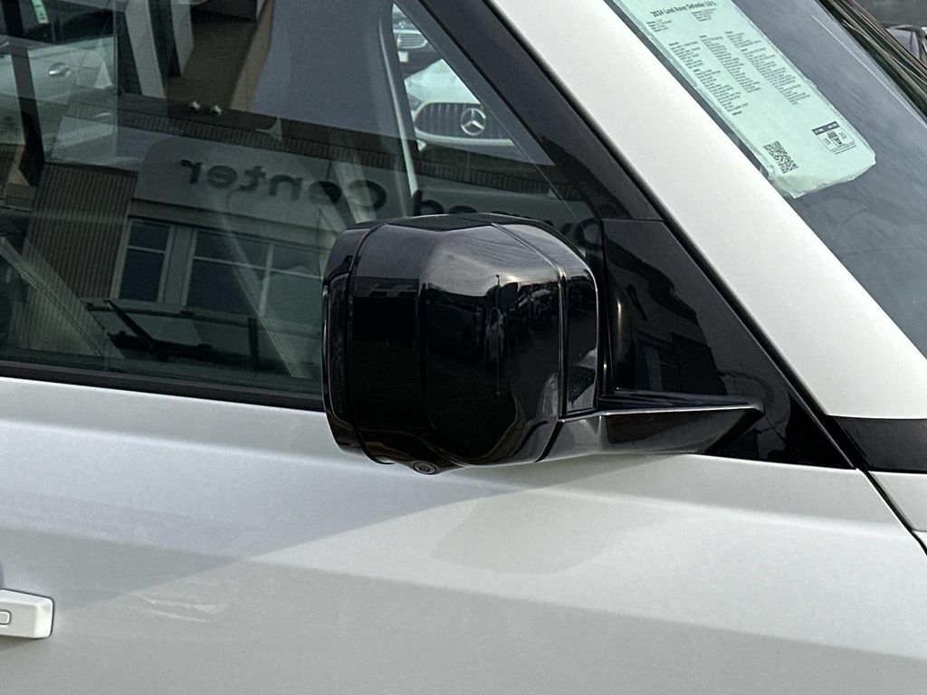 Thumbnail: 2024 Land Rover Defender - 18