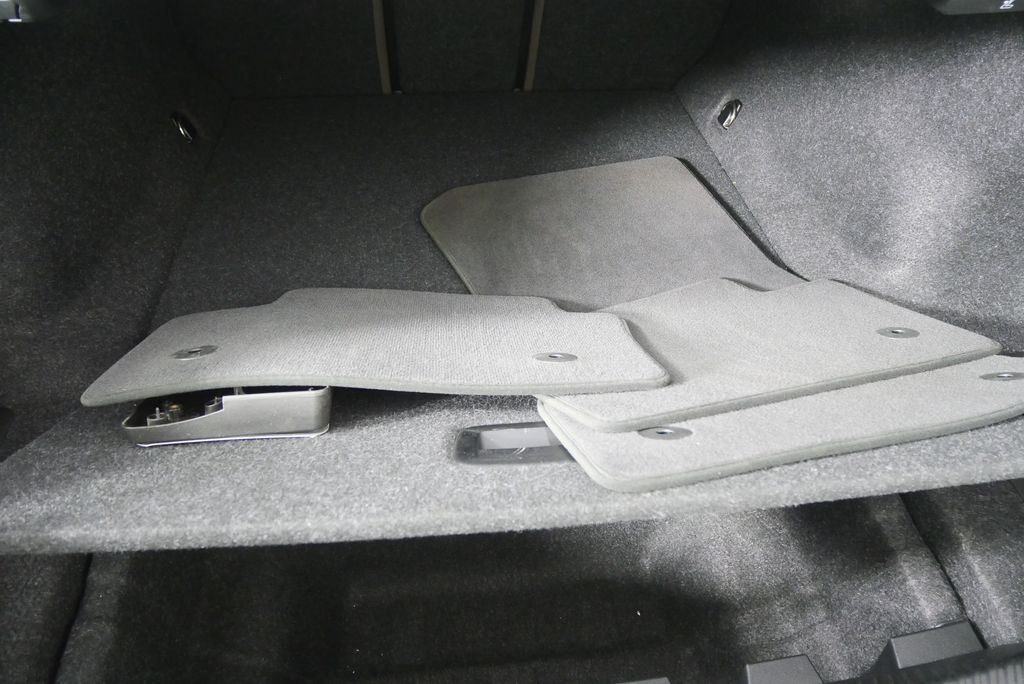 Thumbnail: 2025 BMW i5 - 17