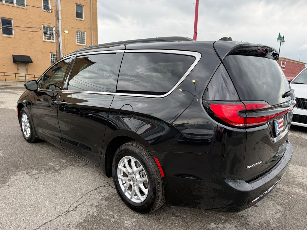 View vehicle photo 4