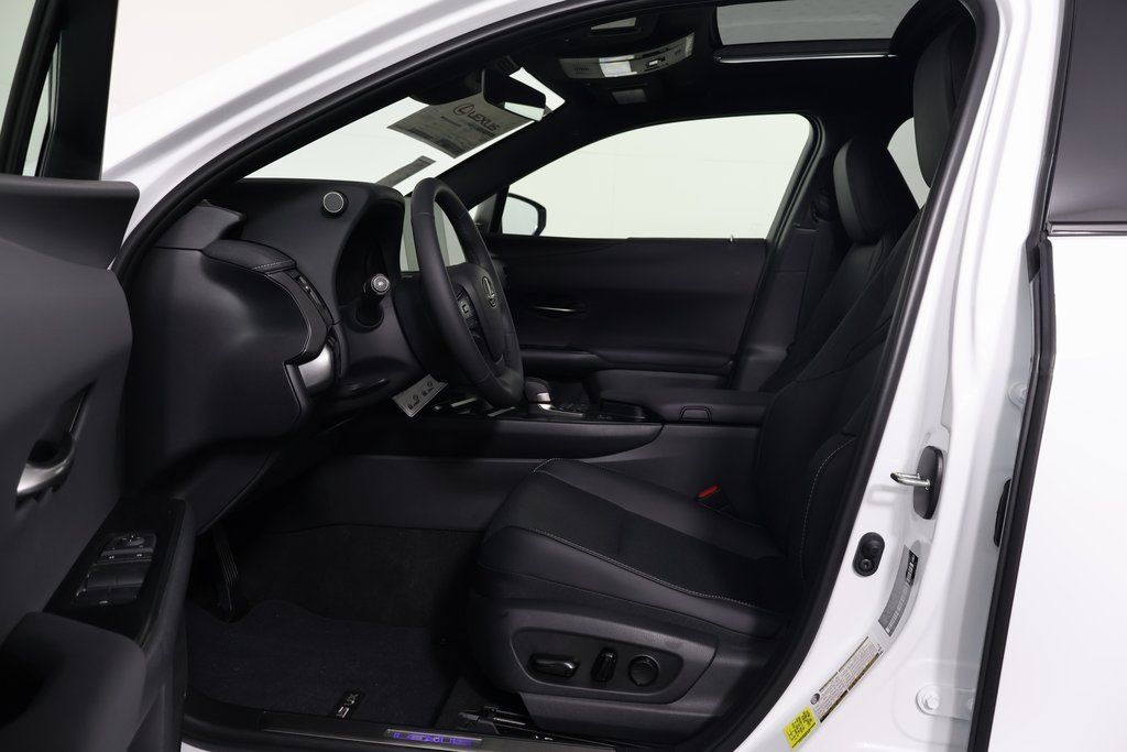 Thumbnail: 2025 Lexus UX - 5