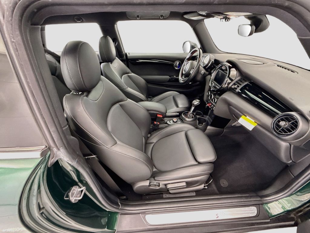Used 2019 Green MINI Signature image 18