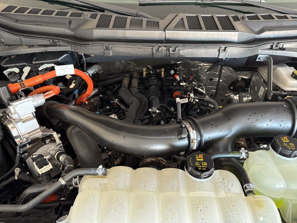 View vehicle photo 4