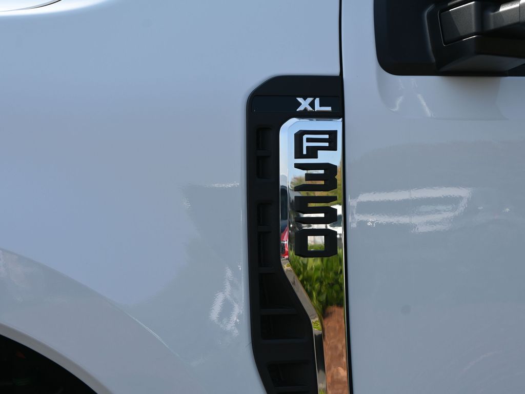2026 Ford Super Duty F-350 DRW XL