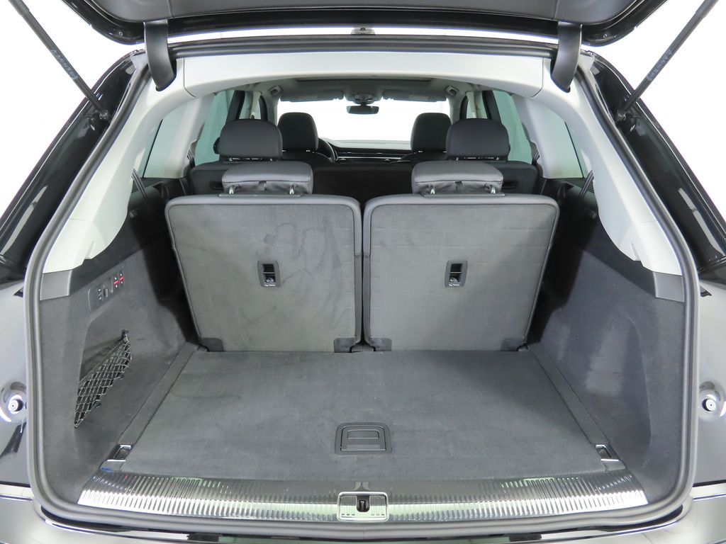 Thumbnail: 2023 Audi Q7 - 28