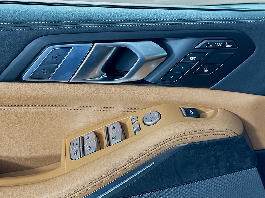 Thumbnail: 2026 BMW X7 - 20