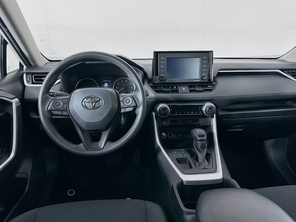 2022 Toyota RAV4 LE 19