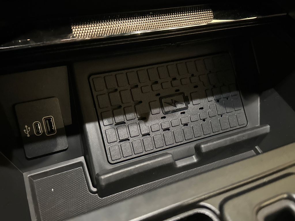New 2026 Black Ford Platinum image 34