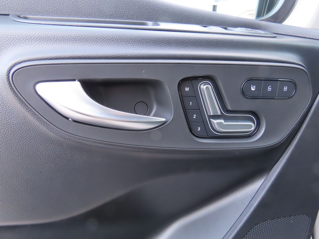 Thumbnail: 2025 Mercedes-Benz Sprinter - 23