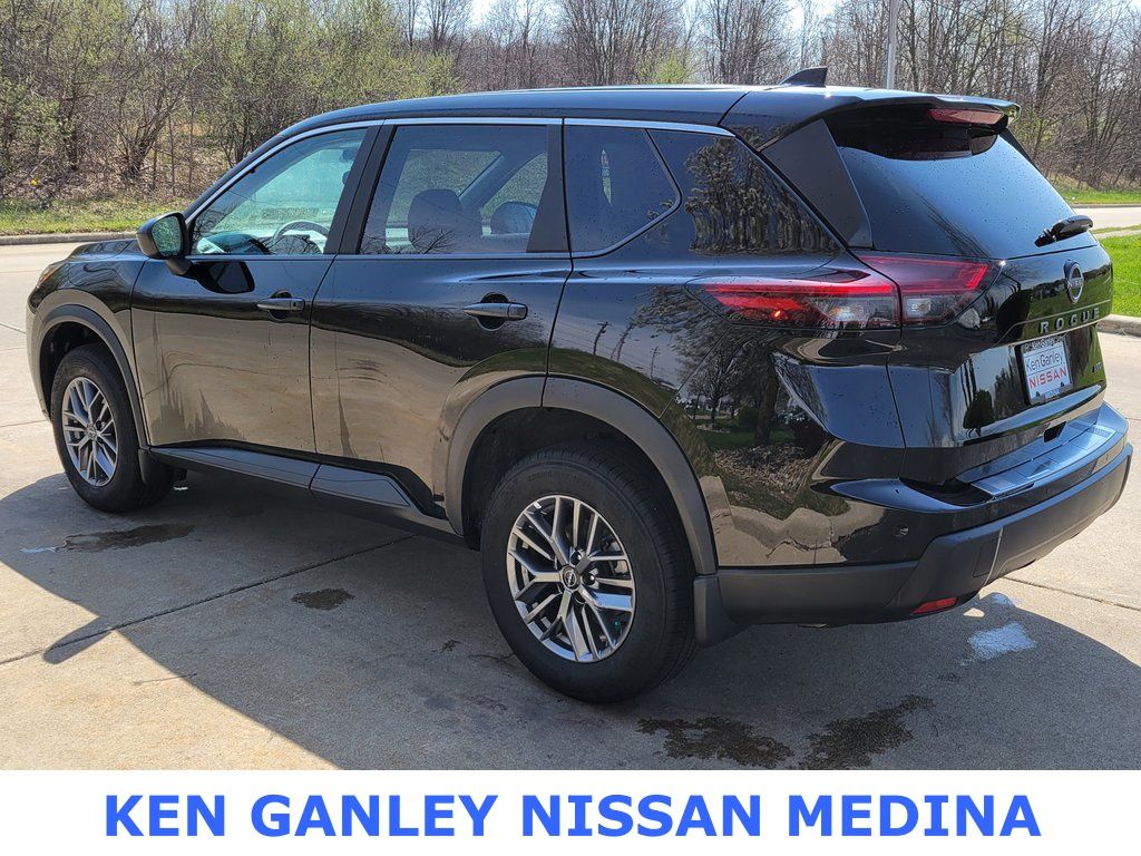 2025 Nissan Rogue S photo