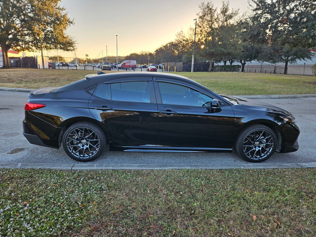 2025 Toyota Camry SE 6