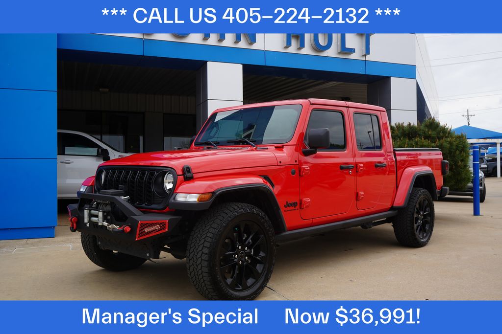 Firecracker Red Clearcoat 2025 Jeep Gladiator Pickup Truck Four-Wheel Drive 8-Speed Automatic