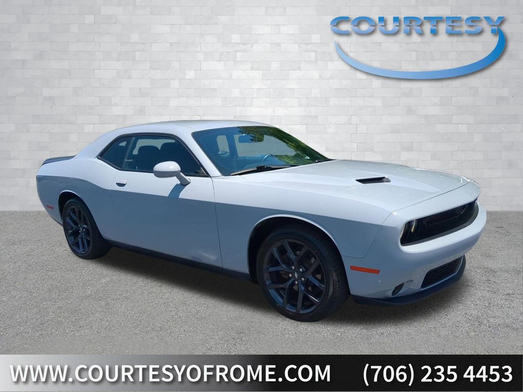 2020 Dodge Challenger SXT RWD