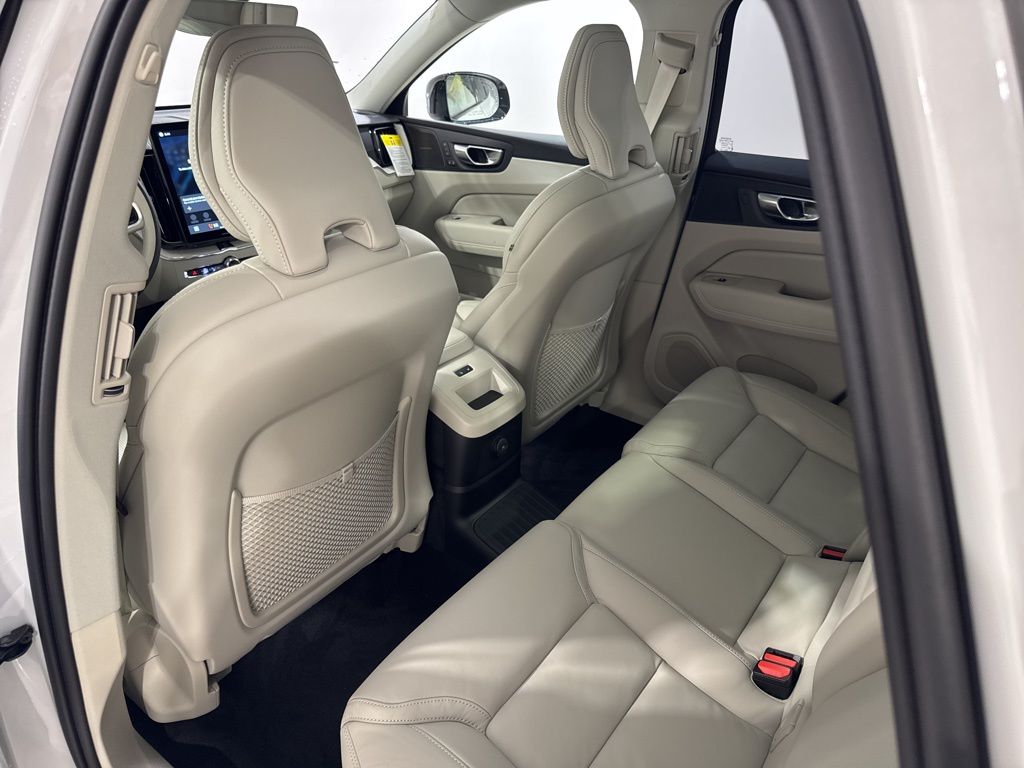 New 2026 White Volvo T8 Ultra image 21