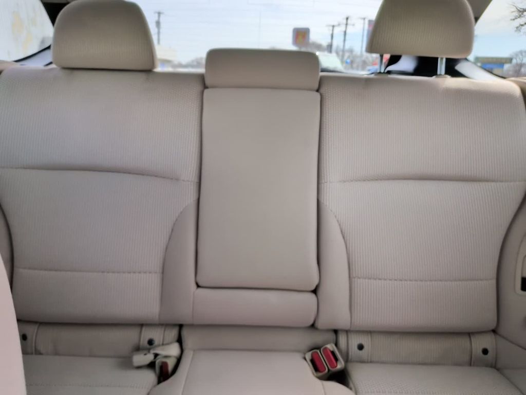 Used 2017 Gray Subaru 2.5i Premium image 27