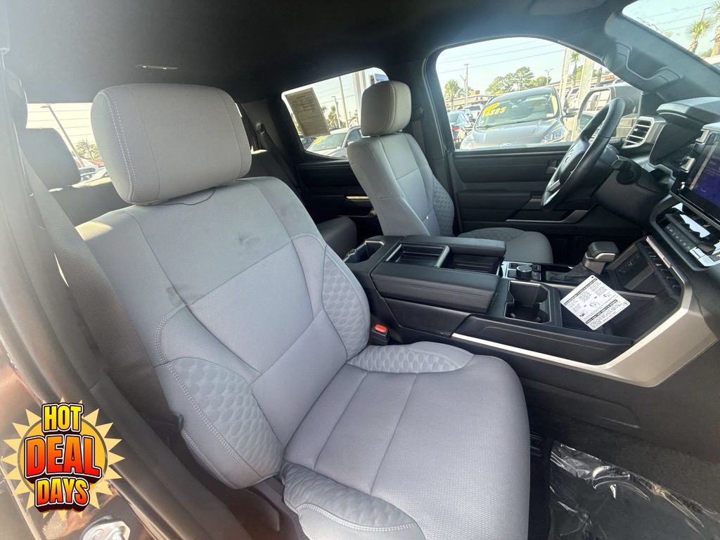 2025 Toyota Tundra SR5 - Photo 29