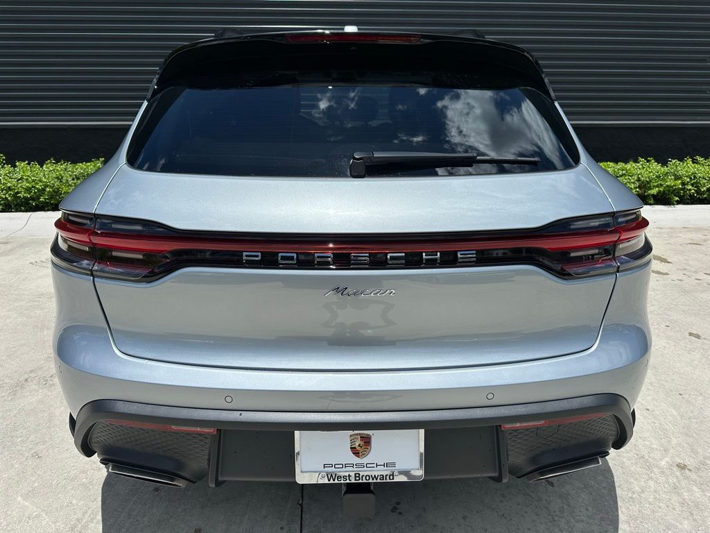 Thumbnail: 2025 Porsche Macan - 11
