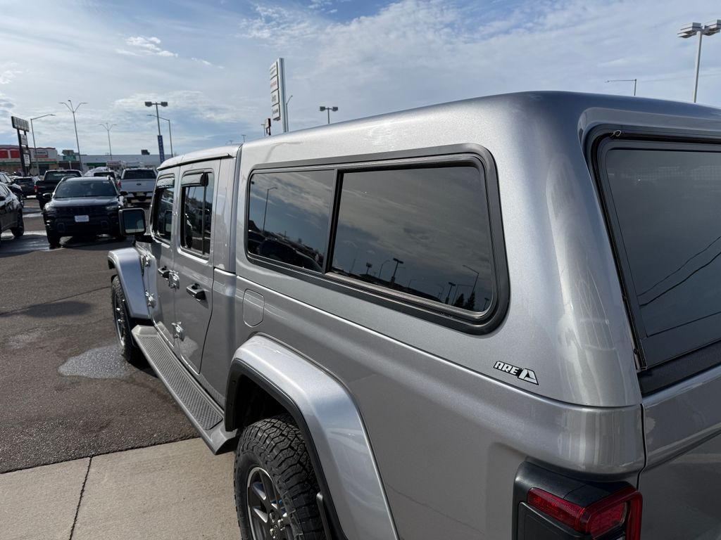 Certified Used 2020 Silver Jeep Overland image 31