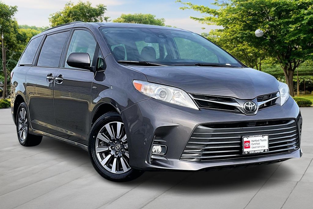2020 Toyota Sienna XLE 7-Passenger AWD