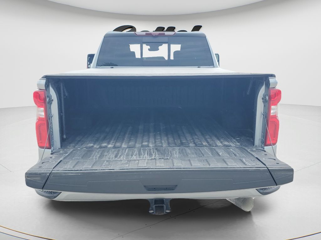 Used 2024 Gray Chevrolet High Country image 9