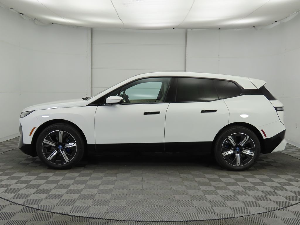 2025 BMW iX xDrive50 8