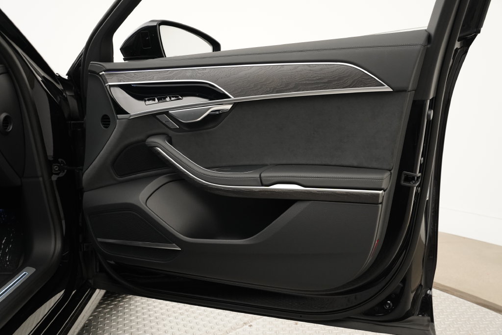 Thumbnail: 2027 Audi A8 - 28