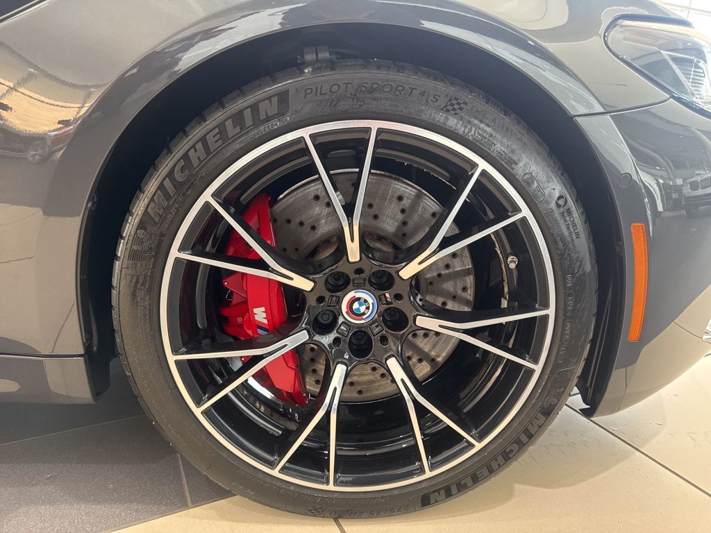 Thumbnail: 2022 BMW M5 - 12