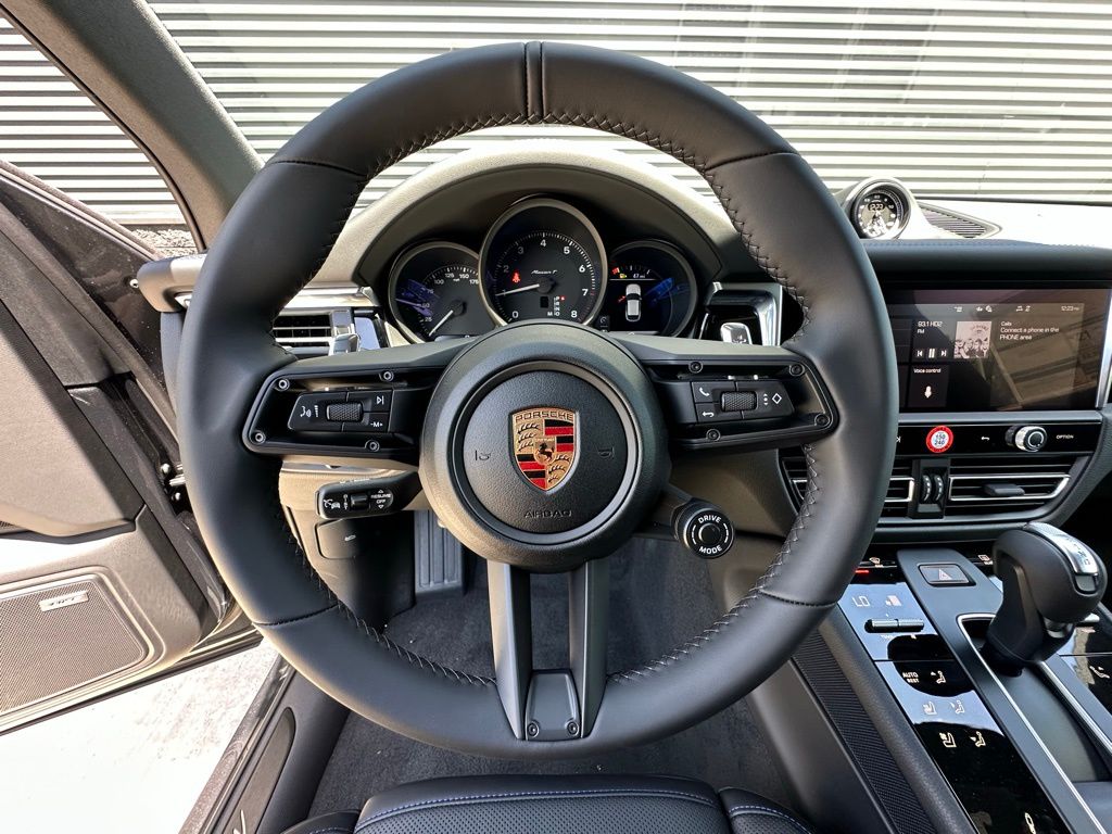 Thumbnail: 2026 Porsche Macan - 16