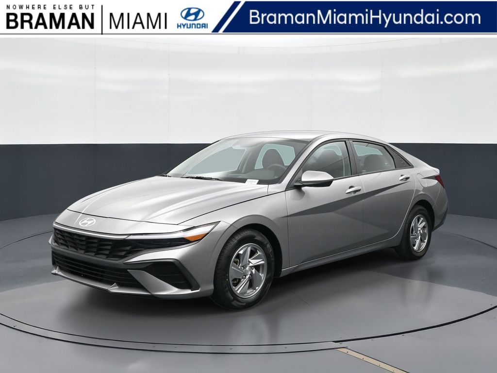 Fluid Metal 2024 Hyundai Elantra SE FWD Sedan Front-Wheel Drive Continuously Variable Transmission