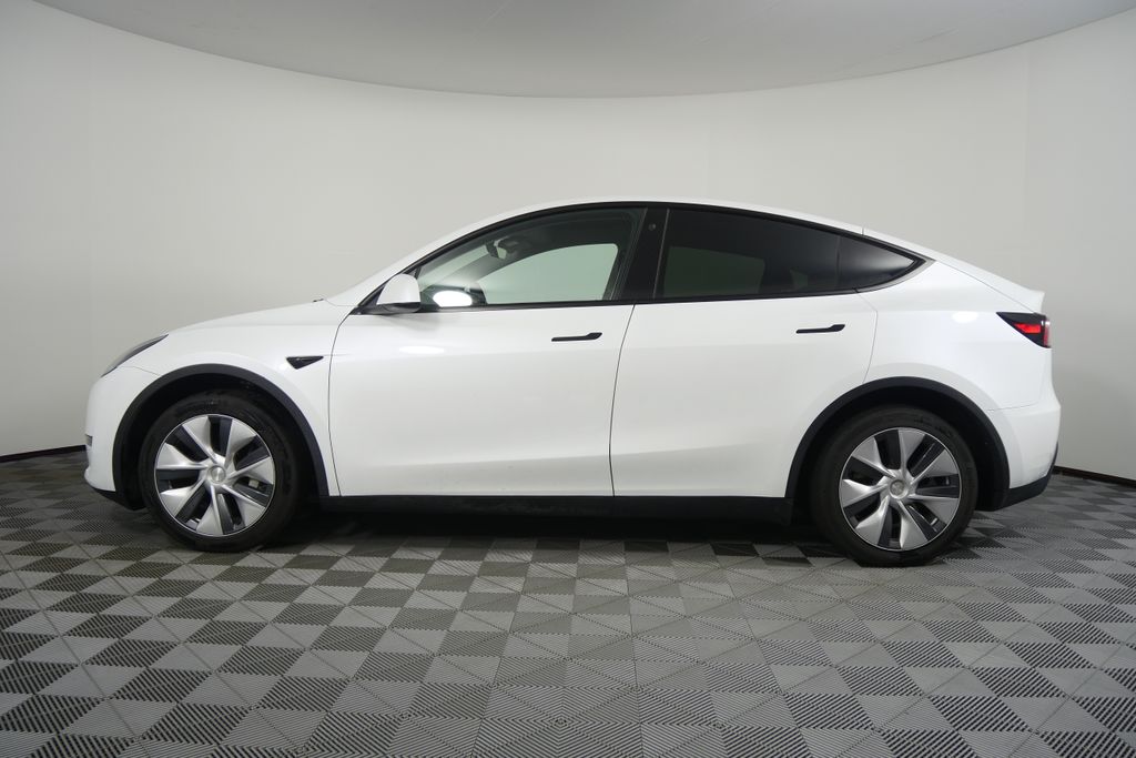 Thumbnail: 2023 Tesla Model Y - 6