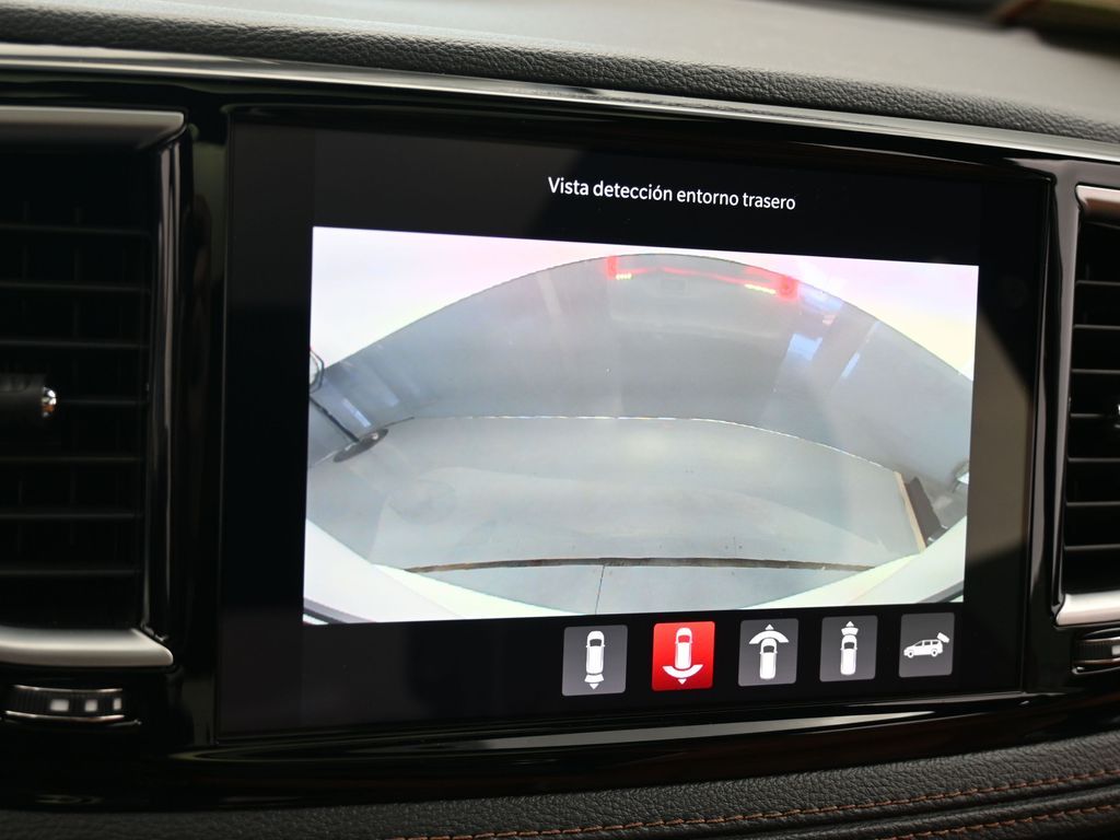 Used 2024 Bright White Clearcoat Chrysler Pinnacle image 24