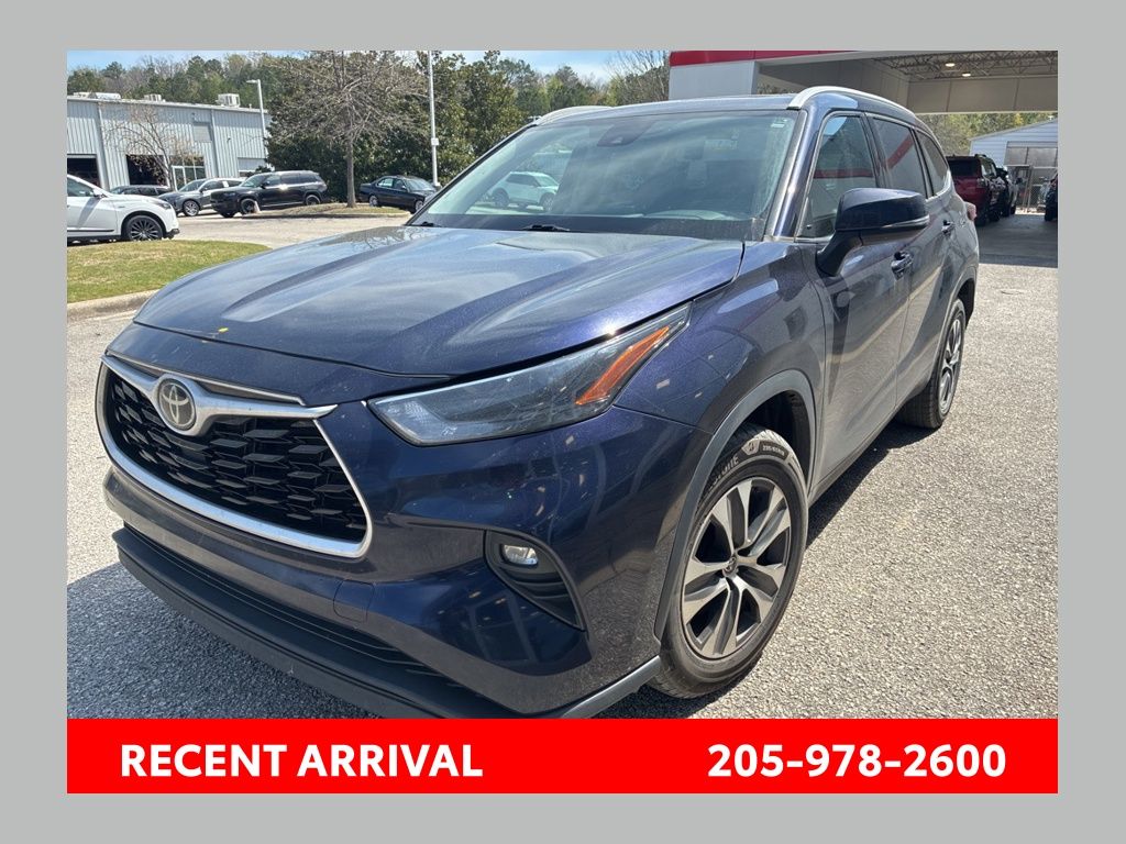 2022 Toyota Highlander XLE FWD