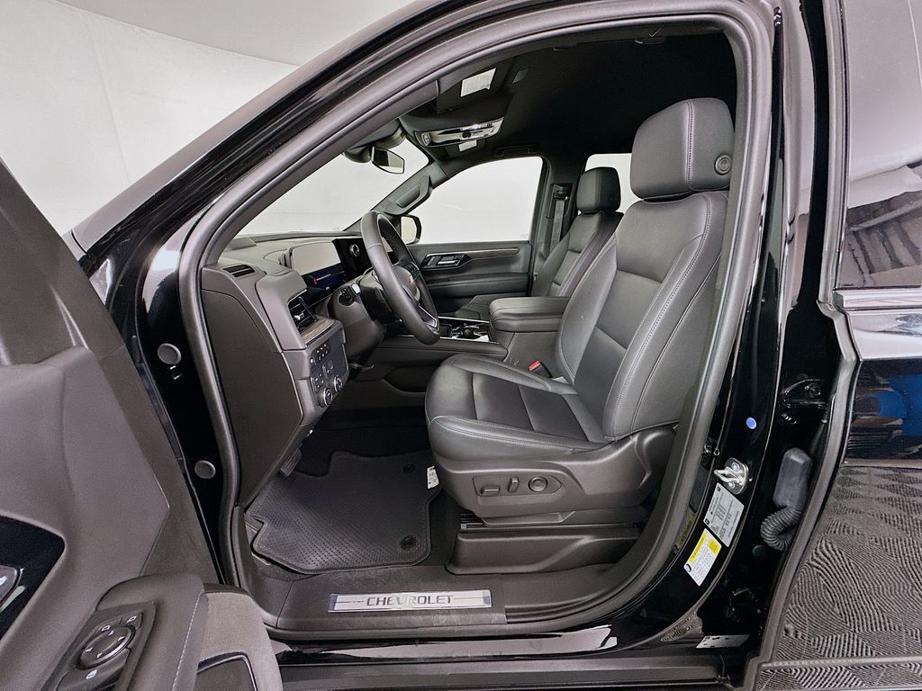 Thumbnail: 2025 Chevrolet Tahoe - 22