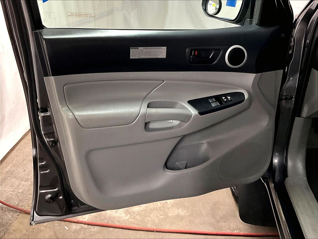 2013 Toyota Tacoma — photo 9