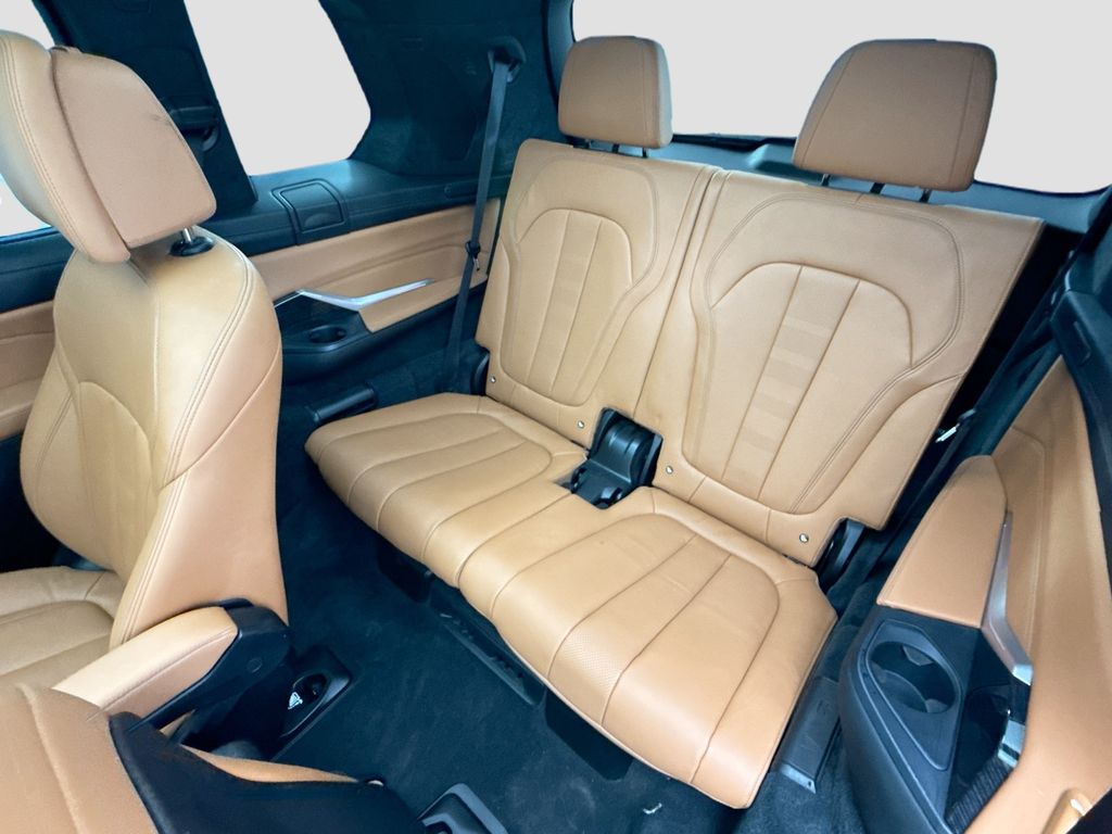 Thumbnail: 2021 BMW X7 - 22
