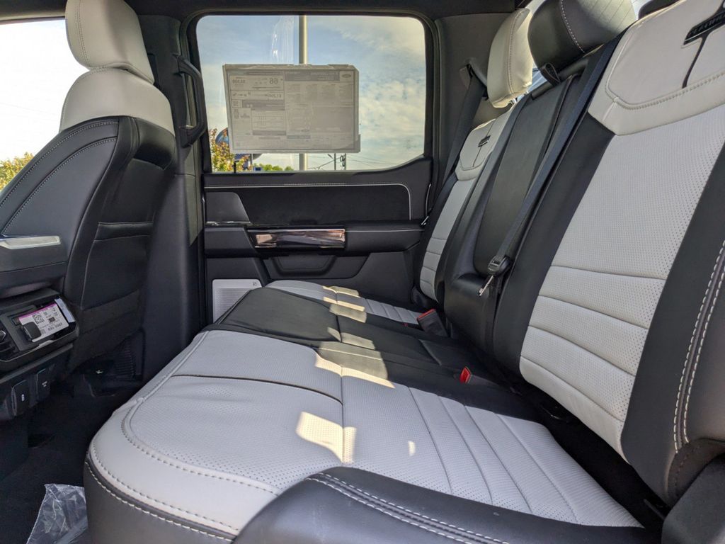 2025 Ford F-150 Lightning Platinum