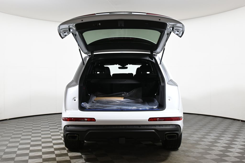 Thumbnail: 2026 Audi Q7 - 28