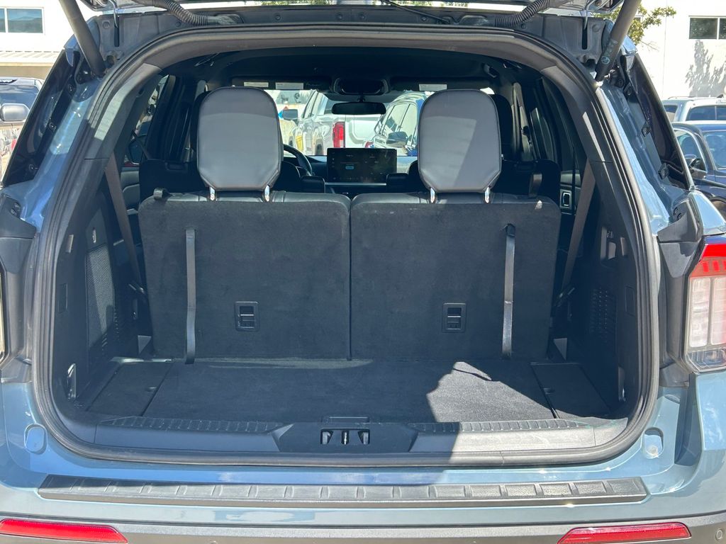 Used 2025 Ford Explorer SUV