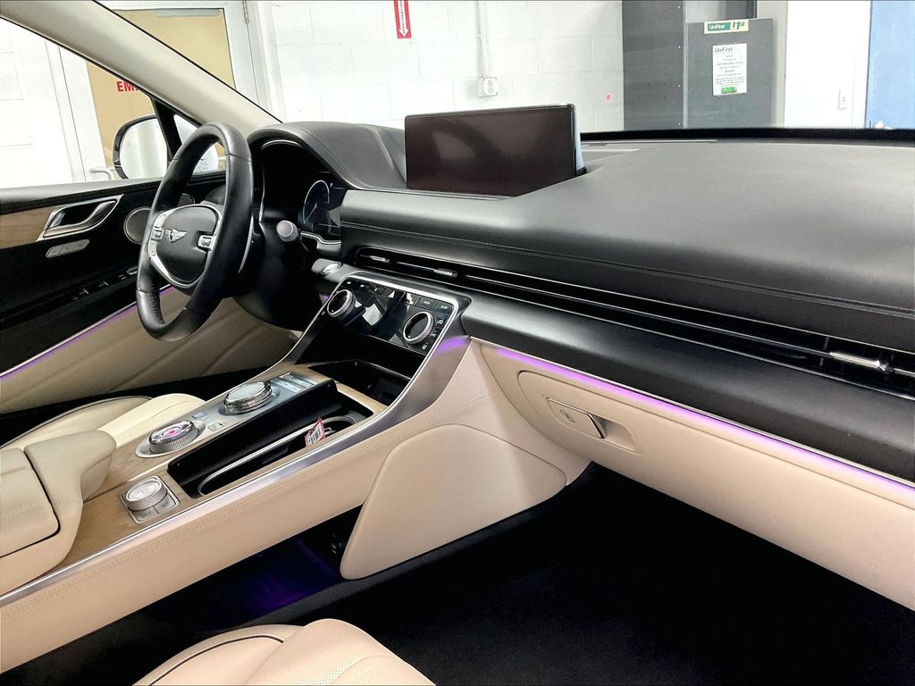 2023 Genesis GV80 — photo 14